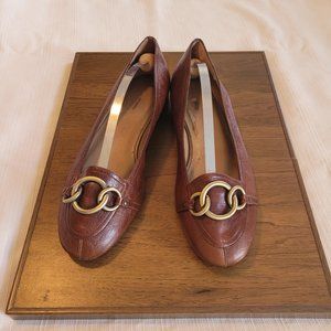 Talbots leather flats with chain detail across vamp. EEUC Size  10M
